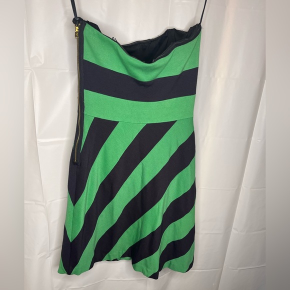 BCBGMaxazria strapless dress - Picture 4 of 7